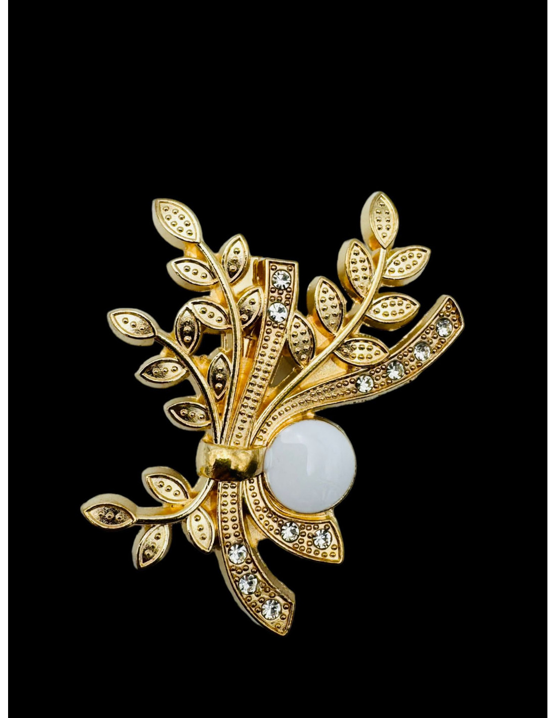 brosa-martisor-floare-cu-perla.jpg